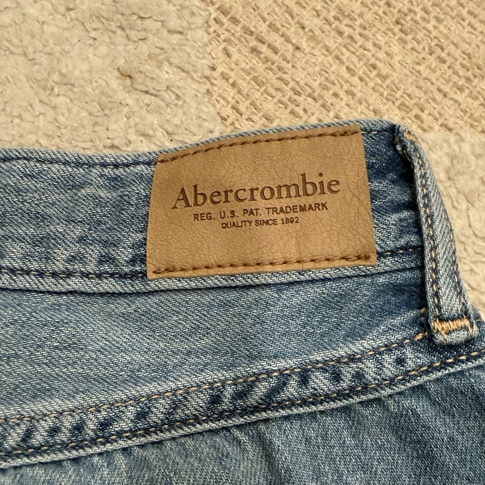 Abercrombie Bear NYC Kids High Rise Relaxed Denim Shorts Size 15/16 Regular - Picture 8 of 9